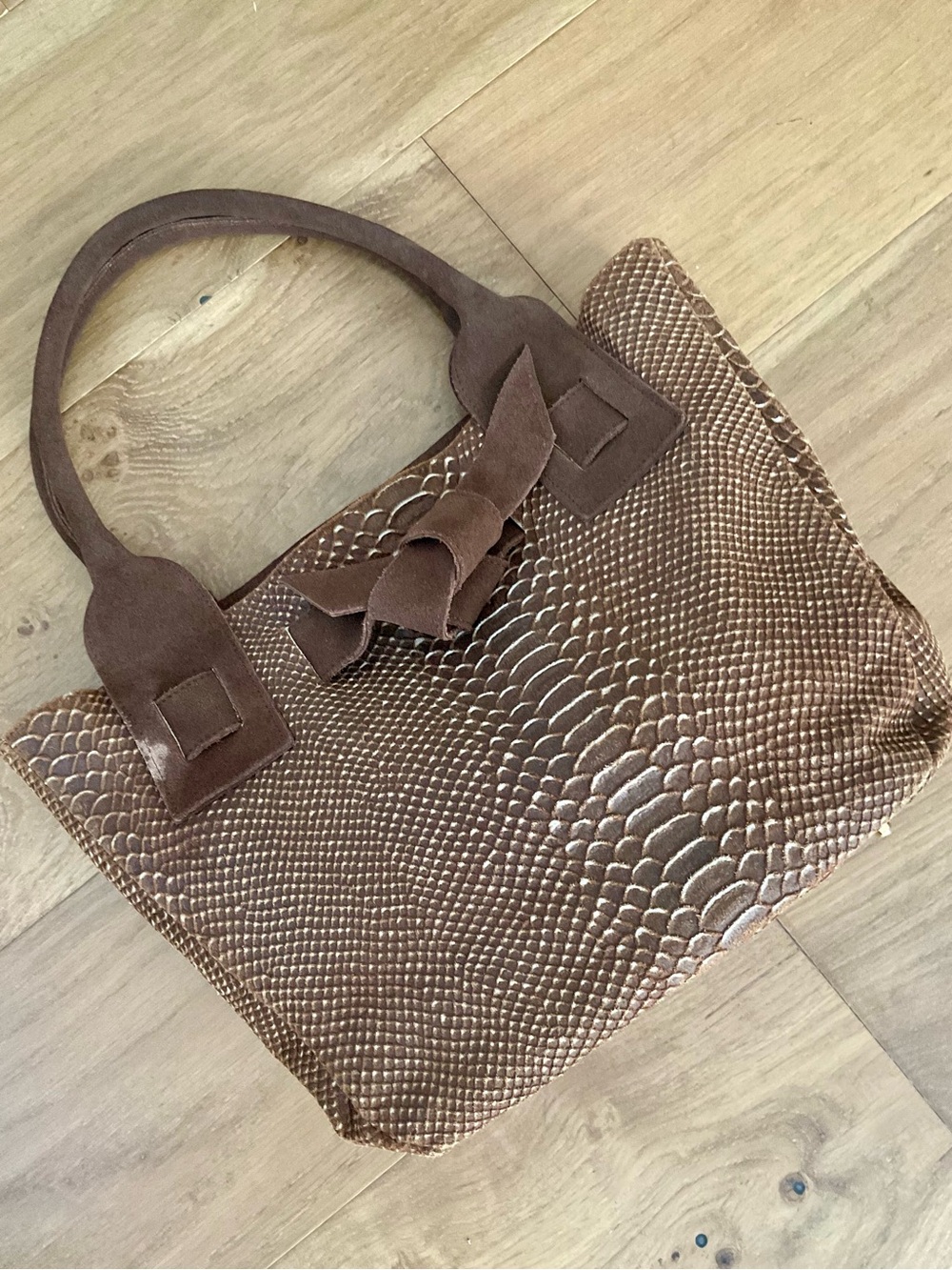 Longobardi Italian Brown Snake Embossed Leather Suede Bow Tote Bag Expandable - Picture 5 of 16